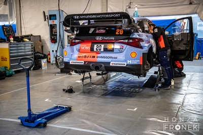 Asistencia del Equipo Hyundai Shell Mobis WRT durante el 94º Rallye Automobile de Monte-Carlo 2026
 En el Hyundai i20 N Rally1 (ALZ WR 909) de Hayden Paddon - John Kennard, clasificado 11º.

Del 22 al 25 de Enero, Gap - Monaco.
Superficie: asfalto - nieve.

El Rally constaba de 4 etapas con un total de 1553.22 km de los que 339.15 km divididos en 17 tramos eran cronometrados.

Tomaron la salida 65 equipos, finaluizaron 48.

© Honza Fronek

Palabras clave: Hyundai;Rally1;Montecarlo;2026;Asistencias