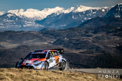 Hayden Paddon - John Kennard
94º Rallye Automobile de Monte-Carlo 2026. Hyundai i20 N Rally1 (ALZ WR 909). Clasificado 11º.
Hyundai Shell Mobis WRT

Del 22 al 25 de Enero, Gap - Monaco.
Superficie: asfalto - nieve.

El Rally constaba de 4 etapas con un total de 1553.22 km de los que 339.15 km divididos en 17 tramos eran cronometrados.

Tomaron la salida 65 equipos, finaluizaron 48.

© Honza Fronek

Palabras clave: Hyundai;Rally1;Montecarlo;2026