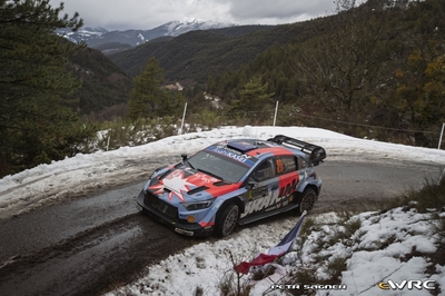 Hayden Paddon - John Kennard
94º Rallye Automobile de Monte-Carlo 2026. Hyundai i20 N Rally1 (ALZ WR 909). Clasificado 11º.
Hyundai Shell Mobis WRT

Del 22 al 25 de Enero, Gap - Monaco.
Superficie: asfalto - nieve.

El Rally constaba de 4 etapas con un total de 1553.22 km de los que 339.15 km divididos en 17 tramos eran cronometrados.

Tomaron la salida 65 equipos, finaluizaron 48.

© Petr Sagner

Palabras clave: Hyundai;Rally1;Montecarlo;2026