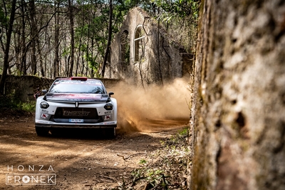 Nikolay Gryazin - Konstantin Aleksandrov
59º Vodafone Rally de Portugal 2026. Lancia Ypsilon Rally2 HF Integrale (HH-762-NV). Clasificado 11º.
Lancia Corse HF

Del 7 al 10 de Mayo, Matosinhos.
Superficie: tierra.

El Rallye constaba de 4 etapas con un total de 1874.58 km de los que 344.91 km divididos en 23 tramos eran cronometrados.

Tomaron la salida 67 equipos, finalizaron 47.

© Honza Fronek

Palabras clave: Lancia;Ypsilon;Rally2;Portugal;2026