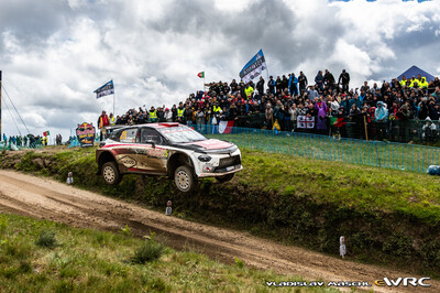 Nikolay Gryazin - Konstantin Aleksandrov
59º Vodafone Rally de Portugal 2026. Lancia Ypsilon Rally2 HF Integrale (HH-762-NV). Clasificado 11º.
Lancia Corse HF

Del 7 al 10 de Mayo, Matosinhos.
Superficie: tierra.

El Rallye constaba de 4 etapas con un total de 1874.58 km de los que 344.91 km divididos en 23 tramos eran cronometrados.

Tomaron la salida 67 equipos, finalizaron 47.

© Vladislav Maschl

Palabras clave: Lancia;Ypsilon;Rally2;Portugal;2026