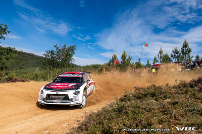 Nikolay Gryazin - Konstantin Aleksandrov
59º Vodafone Rally de Portugal 2026. Lancia Ypsilon Rally2 HF Integrale (HH-762-NV). Clasificado 11º.
Lancia Corse HF

Del 7 al 10 de Mayo, Matosinhos.
Superficie: tierra.

El Rallye constaba de 4 etapas con un total de 1874.58 km de los que 344.91 km divididos en 23 tramos eran cronometrados.

Tomaron la salida 67 equipos, finalizaron 47.

© Vladislav Maschl

Palabras clave: Lancia;Ypsilon;Rally2;Portugal;2026