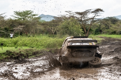 Efyn Evans - Scott Martin
74º Safari Rally Kenya 2026. Toyota GR Yaris Rally1 (A-7663). Clasificado 13º.
Toyota Gazoo Racing WRT

Del 12 al 15 de Marzo, Naivasha.
Superficie: tierra.

El Rally constaba de 4 etapas con un total de 1205.46 km de los que 338.34 km divididos en 20 tramos eran cronometrados.

Tomaron la salida 41 equipos, finalizaron 29.

© Honza Fronek

Palabras clave: Toyota;Yaris;Rally1;Kenya;2026