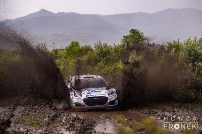 Jon Armstrong - Shane Byrne
74º Safari Rally Kenya 2026. Ford Puma Rally1 (YX22 FCD). Clasificado 15º
M-Sport Ford WRT

Del 12 al 15 de Marzo, Naivasha.
Superficie: tierra.

El Rally constaba de 4 etapas con un total de 1205.46 km de los que 338.34 km divididos en 20 tramos eran cronometrados.

Tomaron la salida 41 equipos, finalizaron 29.

© Honza Fronek

Palabras clave: Ford;Puma;Rally1;Kenya;2026