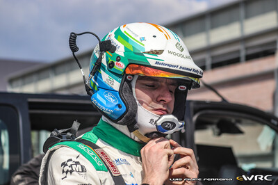 Josh McErlean 
59º Vodafone Rally de Portugal 2026. Ford Puma Rally1 (YX22 FCE). Clasificado 18º.
Copiloto: Eoin Treacy
M-Sport Ford WRT

En SS17 Amarante 2 de 26,24 km se salió de pista en el km 19,1, teniendo que ser empujado de nuevo a la carretera por los espectadores.
Mas adelante sufrió un trompo y se le caló el motor.

Estos dos percances le llevaron a perder en éste tramo +3:06.6 con el mejor tiempo conseguido por Sébastien Ogier - Vincent Landais, Toyota GR Yaris Rally1  18:20.1.

Del 7 al 10 de Mayo, Matosinhos.
Superficie: tierra.

El Rallye constaba de 4 etapas con un total de 1874.58 km de los que 344.91 km divididos en 23 tramos eran cronometrados.

Tomaron la salida 67 equipos, finalizaron 47.

© Luis Filipe Ferreira

Palabras clave: Ford;Puma;Rally1;Portugal;2026;Personajes
