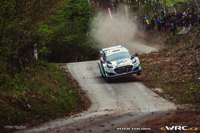 Jon Armstrong - Shane Byrne
Croatia Rally 2026. Ford Puma Rally1 (YX22 FCE). Clasificado 32º.
M-Sport Ford WRT

Del 9 al 12 de Abril, Cavle
Superficie: asfalto

El Rallye constaba de 3 etapas con un total de 1134 km de los que 300.28 km divididos en 20 tramos eran cronometrados.

Tomaron la salida 51 equipos, finalizaron 44.

© Vítek Paldus

Palabras clave: Croacia;Ford;Puma;Rally1;2026