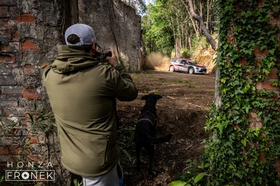 Yohan Rossel - Arnaud Dunand
59º Vodafone Rally de Portugal 2026. Lancia Ypsilon Rally2 HF Integrale (HH-688-NV). Sufrió un accidente en la 3ª etapa en el kilómetro 9,8 de SS17 Amarante 2 de 26,24 km.
En la 4ª y última etapa se re-enganchó ("SR") y acabó clasificado 38º.
Lancia Corse HF

Del 7 al 10 de Mayo, Matosinhos.
Superficie: tierra.

El Rallye constaba de 4 etapas con un total de 1874.58 km de los que 344.91 km divididos en 23 tramos eran cronometrados.

Tomaron la salida 67 equipos, finalizaron 47.

© Honza Fronek

Palabras clave: Lancia;Ypsilon;Rally2;Portugal;2026