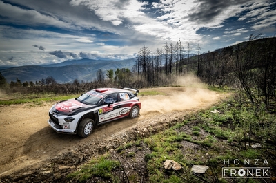 Yohan Rossel - Arnaud Dunand
59º Vodafone Rally de Portugal 2026. Lancia Ypsilon Rally2 HF Integrale (HH-688-NV). Sufrió un accidente en la 3ª etapa en el kilómetro 9,8 de SS17 Amarante 2 de 26,24 km.
En la 4ª y última etapa se re-enganchó ("SR") y acabó clasificado 38º.
Lancia Corse HF

Del 7 al 10 de Mayo, Matosinhos.
Superficie: tierra.

El Rallye constaba de 4 etapas con un total de 1874.58 km de los que 344.91 km divididos en 23 tramos eran cronometrados.

Tomaron la salida 67 equipos, finalizaron 47.

© Honza Fronek

Palabras clave: Lancia;Ypsilon;Rally2;Portugal;2026