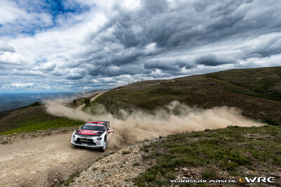 Yohan Rossel - Arnaud Dunand
59º Vodafone Rally de Portugal 2026. Lancia Ypsilon Rally2 HF Integrale (HH-688-NV). Sufrió un accidente en la 3ª etapa en el kilómetro 9,8 de SS17 Amarante 2 de 26,24 km.
En la 4ª y última etapa se re-enganchó ("SR") y acabó clasificado 38º.
Lancia Corse HF

Del 7 al 10 de Mayo, Matosinhos.
Superficie: tierra.

El Rallye constaba de 4 etapas con un total de 1874.58 km de los que 344.91 km divididos en 23 tramos eran cronometrados.

Tomaron la salida 67 equipos, finalizaron 47.

© Vladislav Maschl

Palabras clave: Lancia;Ypsilon;Rally2;Portugal;2026