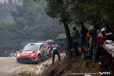 Yuki Yamamoto - James Fulton
94º Rallye Automobile de Monte-Carlo 2026. Toyota GR Yaris Rally2 (SP 1004). Abandonó por accidente en SS15 La Bollène-Vésubie / Moulinet 1 de 23,45 km.
Printsport

Del 22 al 25 de Enero, Gap - Monaco.
Superficie: asfalto - nieve.

El Rally constaba de 4 etapas con un total de 1553.22 km de los que 339.15 km divididos en 17 tramos eran cronometrados.

Tomaron la salida 65 equipos, finaluizaron 48.

© Vladislav Maschl

Palabras clave: Toyota;Yaris;Rally2;Montecarlo;2026