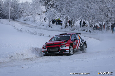 Pablo Sarrazin - Yannick Roche
94º Rallye Automobile de Monte-Carlo 2026. Citroën C3 Rally2 HB-664-KC). Abandonó por accidente en SS16 Col de Braus / La Cabanette 2 de 12,5 km.

Del 22 al 25 de Enero, Gap - Monaco.
Superficie: asfalto - nieve.

El Rally constaba de 4 etapas con un total de 1553.22 km de los que 339.15 km divididos en 17 tramos eran cronometrados.

Tomaron la salida 65 equipos, finaluizaron 48.

© Petr Sagner

Palabras clave: Citroen;Rally2;Montecarlo;2026