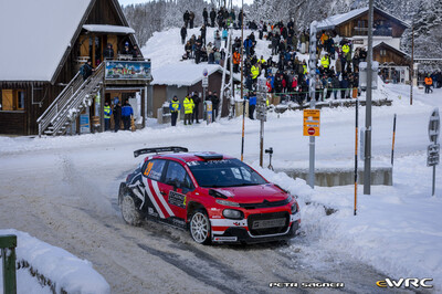 Pablo Sarrazin - Yannick Roche
94º Rallye Automobile de Monte-Carlo 2026. Citroën C3 Rally2 HB-664-KC). Abandonó por accidente en SS16 Col de Braus / La Cabanette 2 de 12,5 km.

Del 22 al 25 de Enero, Gap - Monaco.
Superficie: asfalto - nieve.

El Rally constaba de 4 etapas con un total de 1553.22 km de los que 339.15 km divididos en 17 tramos eran cronometrados.

Tomaron la salida 65 equipos, finaluizaron 48.

© Petr Sagner

Palabras clave: Citroen;Rally2;Montecarlo;2026