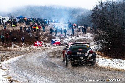 Pablo Sarrazin - Yannick Roche
94º Rallye Automobile de Monte-Carlo 2026. Citroën C3 Rally2 HB-664-KC). Abandonó por accidente en SS16 Col de Braus / La Cabanette 2 de 12,5 km.

Del 22 al 25 de Enero, Gap - Monaco.
Superficie: asfalto - nieve.

El Rally constaba de 4 etapas con un total de 1553.22 km de los que 339.15 km divididos en 17 tramos eran cronometrados.

Tomaron la salida 65 equipos, finaluizaron 48.

© Vladislav Maschl

Palabras clave: Citroen;Rally2;Montecarlo;2026