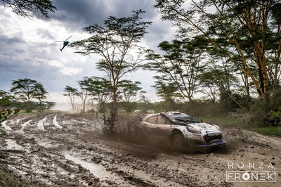 Josh McErlean - Eoin Treacy
74º Safari Rally Kenya 2026. Ford Puma Rally1 (YX22 FCE). Abandonó por motor en SS17 Oserengoni 1 de 18,22 km.
M-Sport Ford WRT

Del 12 al 15 de Marzo, Naivasha.
Superficie: tierra.

El Rally constaba de 4 etapas con un total de 1205.46 km de los que 338.34 km divididos en 20 tramos eran cronometrados.

Tomaron la salida 41 equipos, finalizaron 29.

© Honza Fronek

Palabras clave: Ford;Puma;Rally1;Kenya;2026