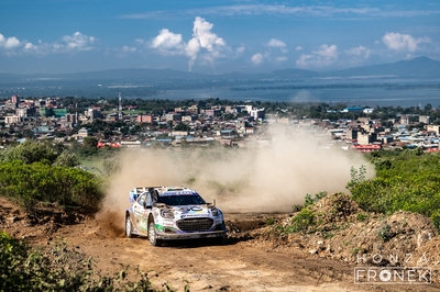 Josh McErlean - Eoin Treacy
74º Safari Rally Kenya 2026. Ford Puma Rally1 (YX22 FCE). Abandonó por motor en SS17 Oserengoni 1 de 18,22 km.
M-Sport Ford WRT

Del 12 al 15 de Marzo, Naivasha.
Superficie: tierra.

El Rally constaba de 4 etapas con un total de 1205.46 km de los que 338.34 km divididos en 20 tramos eran cronometrados.

Tomaron la salida 41 equipos, finalizaron 29.

© Honza Fronek

Palabras clave: Ford;Puma;Rally1;Kenya;2026