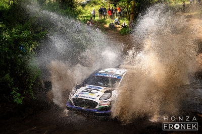 Josh McErlean - Eoin Treacy
74º Safari Rally Kenya 2026. Ford Puma Rally1 (YX22 FCE). Abandonó por motor en SS17 Oserengoni 1 de 18,22 km.
M-Sport Ford WRT

Del 12 al 15 de Marzo, Naivasha.
Superficie: tierra.

El Rally constaba de 4 etapas con un total de 1205.46 km de los que 338.34 km divididos en 20 tramos eran cronometrados.

Tomaron la salida 41 equipos, finalizaron 29.

© Honza Fronek

Palabras clave: Ford;Puma;Rally1;Kenya;2026