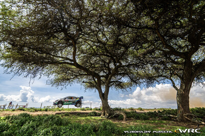 Josh McErlean - Eoin Treacy
74º Safari Rally Kenya 2026. Ford Puma Rally1 (YX22 FCE). Abandonó por motor en SS17 Oserengoni 1 de 18,22 km.
M-Sport Ford WRT

Del 12 al 15 de Marzo, Naivasha.
Superficie: tierra.

El Rally constaba de 4 etapas con un total de 1205.46 km de los que 338.34 km divididos en 20 tramos eran cronometrados.

Tomaron la salida 41 equipos, finalizaron 29.

© Vladislav Maschl

Palabras clave: Ford;Puma;Rally1;Kenya;2026