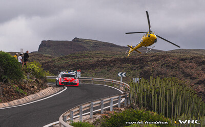 Oliver Solberg - Elliott Edmondson
50º Rally Islas Canarias - Rally of Spain 2026. Toyota GR Yaris Rally1 (A-7645). Abandonó por accidente en SS17 Ingenio - Valsequillo 2 de 25,93 km.
Toyota Gazoo Racing WRT

Del 23 al 26 de Abril, Cavle
Superficie: asfalto

El Rallye constaba de 3 etapas con un total de 1309.16 km de los que 301.30 km divididos en 18 tramos eran cronometrados (uno de ellos fue cancelado SS3 Tejeda - San Mateo 1 de 18,62 km.
La cancelación se debió a que vehículos de espectadores estaban estacionados ilegalmente dentro de un área protegida cerca del escenario).
Se encontraron más de 100 vehículos en la zona.

Tomaron la salida 58 equipos, finalizaron 51.

© Tomáš Rehurek

Palabras clave: Toyota;Yaris;Rally1;Canarias;España;Spain;2026