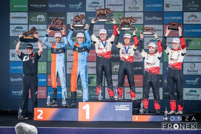 74º Safari Rally Kenya 2026
PODIUM

1º
Takamoto Katsuta - Aaron Johnston
Toyota GR Yaris Rally1 (A-7653)
Toyota Gazoo Racing WRT
3:16:05.6

2º
Adrien Fourmaux - Alexandre Coria
Hyundai i20 N Rally1 (ALZ WR 917)
Hyundai Shell Mobis WRT
3:16:33.0 (+27.4)

3º
Sami Pajari - Marko Salminen
Toyota GR Yaris Rally1 (A-7657)
Toyota Gazoo Racing WRT
3:20:31.7 (+4:26.1 del 1º y a +3:58.7 del 2º)

Del 12 al 15 de Marzo, Naivasha.
Superficie: tierra.

El Rally constaba de 4 etapas con un total de 1205.46 km de los que 338.34 km divididos en 20 tramos eran cronometrados.

Tomaron la salida 41 equipos, finalizaron 29.

© Honza Fronek

Palabras clave: PODIUM;Kenya;2026:Personajes