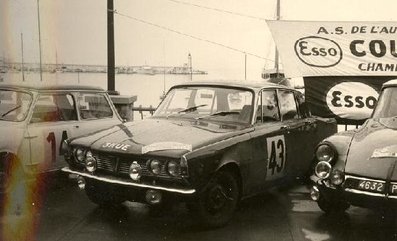 Parque Cerrado del 25º Rally Coupe del Alpes 1964
A la izquierda el Mini Cooper de Charles Kimber / Michaà«l Goddard, Clasificado 21º. En el centro el Rover 2000 de Peter Riley - Ann Riley, y a la derecha el Citröen  DS 19 de Jean-Claude Ogier - Lucette Pointet
Palabras clave: Parque_Cerrado;Alpes;1964