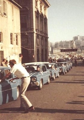 Parque Cerrado 27º Rally Coupe del Alpes1966
Los Renault 8 Gordini antes de verificar.
Para Grupo 2 son los de Jean Vinatier, Jean Claude Andruet los 2 se retiraron y Jean Pierre Nicolas Clasificado 9º
Para Grupo 6 son Pierre Orsini, Berndt Jansson, Mieusset, los tres retirados y Jean François Piot Clasificado 4º
Palabras clave: Alpes;1966;Parque_cerrado