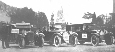 6º Rallye Automobile de Monte-Carlo 1927
Centro
De Munich 29# Srta. Andrée Alexander, Steyr XII. Clasificada 42º.

Izquierda
De Bucarest 40# Von Racovitza (50348), Steyr XII. Clasificado 5º.

Derecha
De Viena 67# Max Holzknecht, Steyr XII. Clasificado 23º.

Celebrado en Enero.
Superficie: asfalto - nieve.

Se inscribieron 65 equipos, tomaron la salida 52, finalizaron 45.
@
Palabras clave: Steyr_XII;Montecarlo;1927;mujeres;Womens