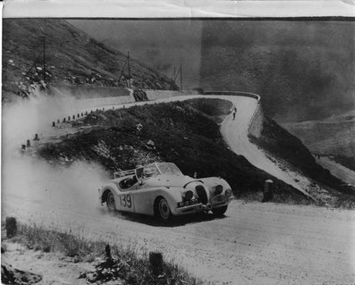 Ian Appleyard - Patricia Appleyard-Lyons
13º Rally Coupe des Alpes 1950, Jaguar XK120 Roadster, Clasificado 1º@
Palabras clave: Jaguar;Alpes;1950