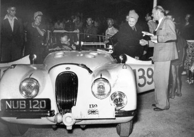 Ian Appleyard - Patricia Appleyard-Lyons
13º Rally Coupe des Alpes 1950, Jaguar XK120 Roadster, Clasificado 1º@
Palabras clave: Jaguar;Alpes;1950