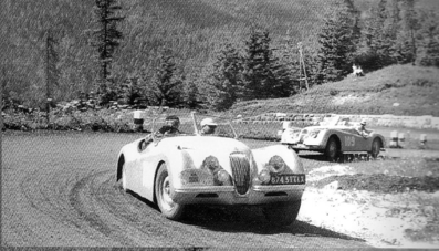 Miguel Soler - César Apezteguà­a
14º Rally Coupe des Alpes 1951, Jaguar XK120 Roadster, Clasificado 4º en la categoria de mas de 3000cc, el coche de detras es el Jaguar XK120 Roadster de H.J. Senn - Hervé -Le Baron de Wurstemberger, Clasificado 6º  en la categoria de mas de 3000cc@
Palabras clave: Jaguar;Alpes;1951