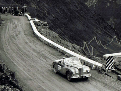 Peter Collins - Ronnie J. Adams
6º Rally Coupe del Alpes 1953, Sunbeam Alpine; Retirado@
Palabras clave: Sunbeam;Alpes;1953