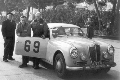 Louis Chiron - Ciro Basadonna
14º Rallye Automobile de Monte-Carlo 1954. Lancia Aurelia B20 GT. Clasificado 1º.

Del 18 al 25 de Enero, Monaco.
Superficie: asfalto - nieve.

Tomaron la salida 402 equipos, finalizaron 329.@
Palabras clave: Lancia;Aurelia;Montecarlo;1954;Personajes
