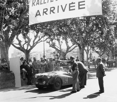 Maurice Gatsonides - Rob Slotemaker
17º Rally Coupe del Alpes 1954, Triumph TR2, Clasificado 6º@
Palabras clave: Triumph;Alpes;1954