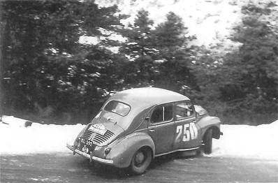 Erkki Tuovinen - Jorma Heino
14º Rallye Automobile de Monte-Carlo 1954. Renault 4 CV 1063 (KL 592). Clasificado 231º.

Del 18 al 25 de Enero, Monaco.
Superficie: asfalto - nieve.

Tomaron la salida 402 equipos, finalizaron 329.@
Palabras clave: Renault;Montecarlo;1954
