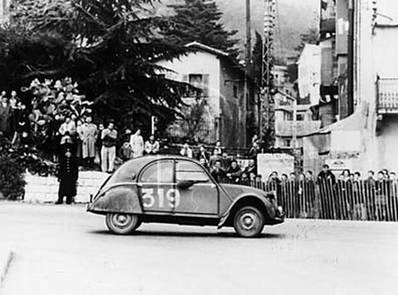 Michel Berbier - Jacques Duvey
14º Rallye Automobile de Monte-Carlo 1954. Citröen 2cv A (7-CK 75). Clasificado 323º.

Del 18 al 25 de Enero, Monaco.
Superficie: asfalto - nieve.

Tomaron la salida 402 equipos, finalizaron 329.@
Palabras clave: Citroen;1954;Montecarlo