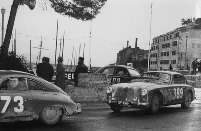 Maurice Gatsonides - M.Becquar
14º Rallye Automobile de Monte-Carlo 1955. Aston Martin DB2/4 (55 DMF). Clasificado 7º.

Del 17 al 20 de Enero, Monaco.
Superficie: asfalto - nieve.

Tomaron la salida 319 equipos, finalizaron 272.@
Palabras clave: Aston_Martin;Montecarlo;1955