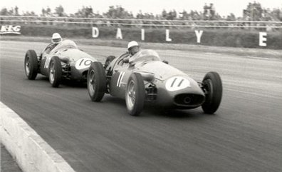 GP de Bretaña Silverstone 1956
Paco Godia,  Maserati 250F 2524, 8º puesto
Godia va detras de Luigi Villoresi que acabo 6º.
Para mas informacion [url=https://wp.me/p74eqQ-2k] Clic en la foto o aqui si esta azul[/url]
For more information [url=https://wp.me/p74eqQ-2k] Click on the picture or here if blue [/url]

Palabras clave: Paco_Godia;Silverstone;Maserati;1951