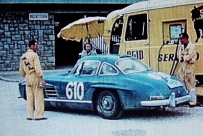 René Cotton - Simone Allain
18º Rallye International des Alpes 1956. Mercedes 300 SL. Abandonó.

De 6 al 13 de Julio, Marseille - Zagreb - Marseille.
Superficie: asfalto.

Tomaron la salida 80 equipos, finalizaron 34.@
Palabras clave: Mercedes;Alpes;1956