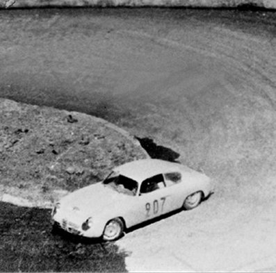Bernard Consten - Roger de Lageneste
19º Critérium International de la Montagne - Coupe des Alpes 1958. Alfa Romeo Giulietta SZ (643 EN 14). Clasificado 1º.

Del 7 al 12 de Julio, Marseille-Brescia-Les Gets-Marseille.
Superficie: asfalto - tierra.

Tomaton la salida 55 equipos, finalizaron 25.@
Palabras clave: Alfa_Romeo;Alpes;1958
