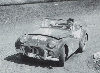 Anie.Soisbault  - Regine Cornine
19º Critérium International de la Montagne - Coupe des Alpes 1958. Triumph TR3 (VWK 610). Abandonó por problemas mecánicos.

Del 7 al 12 de Julio, Marseille-Brescia-Les Gets-Marseille.
Superficie: asfalto - tierra.

Tomaton la salida 55 equipos, finalizaron 25.@
Palabras clave: Triumph;Alpes;1958