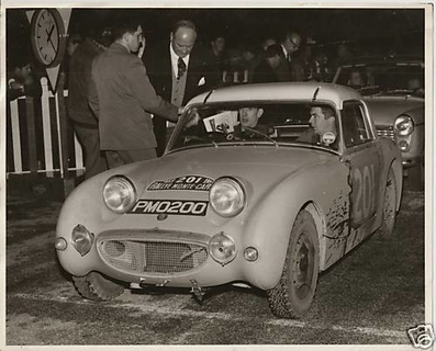 John Sprinzel - William Cave
28º Rallye Automobile de Monte-Carlo 1959. Austin-Healey Sprite Mk1 (PMO200). Clasificado 14º.

Del 19 al 25 de Enero, Monaco.
Superficie: asfalto - nieve.

El Rally tenía un total de 3486.00 km incluyendo tramos de enlace.
Desconocemos de cuantos kilómetros cronometrados constaba la prueba.

Se inscribieron 345 equipos, tomaron la salida 322, finalizaron 186.@
Palabras clave: Austin;Healey;Sprite;Montecarlo;1959