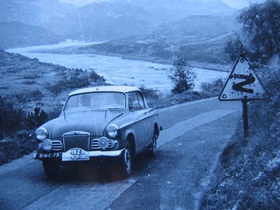 Duval - Jopp
28º Rallye Automobile de Monte-Carlo 1959. Sunbeam Rapier. Clasificado 83º.

Del 19 al 25 de Enero, Monaco.
Superficie: asfalto - nieve.

El Rally tenía un total de 3486.00 km incluyendo tramos de enlace.
Desconocemos de cuantos kilómetros cronometrados constaba la prueba.

Se inscribieron 345 equipos, tomaron la salida 322, finalizaron 186.@
Palabras clave: Sunbeam:Rapier;Montecarlo;1959