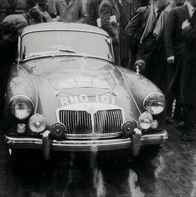 John Gott - Ray Brookes
28º Rallye Automobile de Monte-Carlo 1959. MG A. Clasificado 147º.

Del 19 al 25 de Enero, Monaco.
Superficie: asfalto - nieve.

El Rally tenía un total de 3486.00 km incluyendo tramos de enlace.
Desconocemos de cuantos kilómetros cronometrados constaba la prueba.

Se inscribieron 345 equipos, tomaron la salida 322, finalizaron 186.@
Palabras clave: Montecarlo;1959;Parque_Cerrado