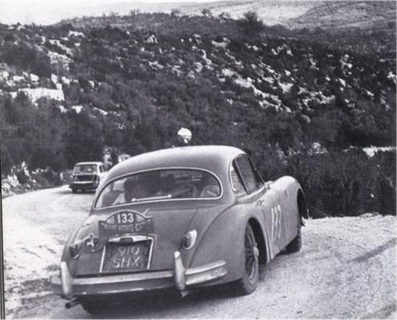 John Bowdage - Mle Pat Ozanne
28º Rallye Automobile de Monte-Carlo 1959. Jaguar. Abandonó.

Del 19 al 25 de Enero, Monaco.
Superficie: asfalto - nieve.

El Rally tenía un total de 3486.00 km incluyendo tramos de enlace.
Desconocemos de cuantos kilómetros cronometrados constaba la prueba.

Se inscribieron 345 equipos, tomaron la salida 322, finalizaron 186.@
Palabras clave: Jaguar;Montecarlo;1959