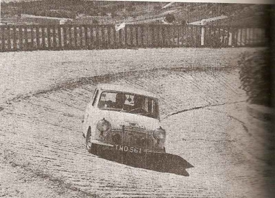 Tommy Gold - Mike Hughes
21º Coupe des Alpes 1960. Mini Cooper. Clasificado 25º.

Del 26 al 30 de Junio, Marseille - Bormio - Chamonix - Cannes.

Desconocemos de cuantos kilómetros constaba la prueba.

Tomaron la salida 64 equipos, finalizaron 39.@
Palabras clave: Mini;Alpes;1960
