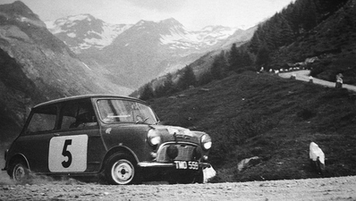 Rupert Jones - Ken James
21º Coupe des Alpes 1960. Mini Cooper. Abandonó por accidente.

Del 26 al 30 de Junio, Marseille - Bormio - Chamonix - Cannes.

Desconocemos de cuantos kilómetros constaba la prueba.

Tomaron la salida 64 equipos, finalizaron 39.@
Palabras clave: Mini;Alpes;1960