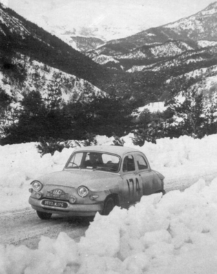 Maurice Martin - Roger Bateau
30º Rallye Automobile de Monte-Carlo 1961. Panhard-Tigre PL17 (9333 KJ75). Clasificado 1º.

Del 21 al 28 de Enero, Montecarlo.
Superficie: asfalto - nieve.

Tomaron la salida 305 equipos, finalizaron 156.@
Palabras clave: Panhard-Tigre;Montecarlo;1961;nieve