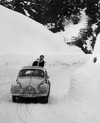 Winfried von Wrede - Arlanda von Czerweny
30º Rallye Automobile de Monte-Carlo 1961. Volkswagen Coccinelle (WAR-P 800). Clasificado 107º.

Del 21 al 28 de Enero, Montecarlo.
Superficie: asfalto - nieve.

Tomaron la salida 305 equipos, finalizaron 156.@
Palabras clave: Volkswagen;Coccinelle;Montecarlo;1961;nieve