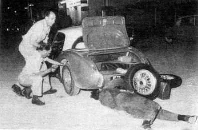 Asistencia en el 23º Rally Coupe del Alpes 1962
En el Austin Healey 3000 Mk2, de Don Morley - Erle Morley, Clasificado 1º@
Palabras clave: Austin;Alpes;1962;Asistencias