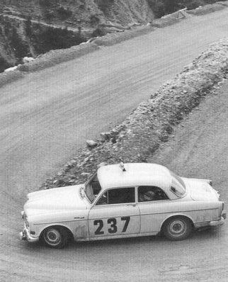 Gunnar Andersson - Walter Karlsson
32º Rallye Automobile de Monte-Carlo 1963. Volvo 122. Clasificado 9º.

Del 20 al 24 de Enero, Monte-Carlo.
Superficie: asfalto - nieve.

Tomaron la salida 296 equipos, finalizaron 96.@

Palabras clave: Volvo;Montecarlo;1963