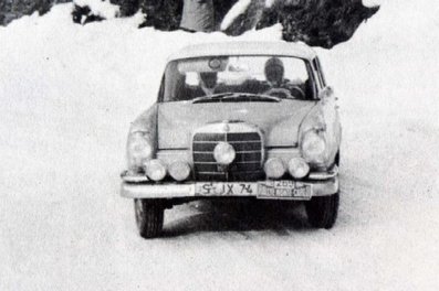 Ewy Rosqvist - Ursule Wirth
32º Rallye Automobile de Monte-Carlo 1963. Mercedes 220 SE (S-JG 74). Clasificada 16ª y 1ª en Copa de Damas.

Del 20 al 24 de Enero, Monte-Carlo.
Superficie: asfalto - nieve.

Tomaron la salida 296 equipos, finalizaron 96.@
Palabras clave: Mercedes;Montecarlo;1963;Mujeres;nieve;Womens